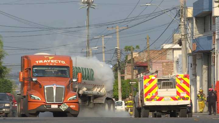 Moviliza Fuga de Nitrógeno de una Pipa en León, Guanajuato