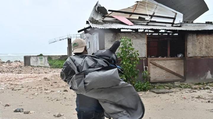 Jamaica se prepara para la destrucción 'total' por la llegada del peor huracán de su historia