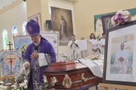 Cientos marchan por la paz en Guerrero tras el asesinato del padre Bertoldo Pantaleón