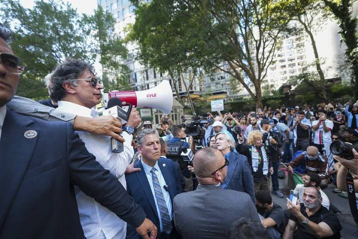 Petro busca el choque con Trump para venderse en Colombia como un "líder mundial"