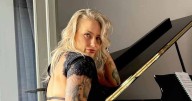 Ebanie Bridges teaches fans about 'discipline' as Laura Woods gasps at hot pics