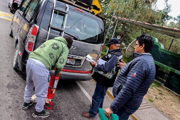 DRTC SANCIONA A DOS UNIDADES PIRATAS QUE PRESTABA SERVICIO INFORMAL A TARATA