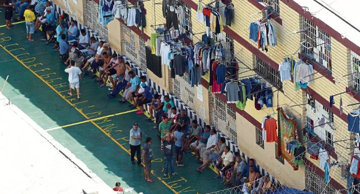 Gobierno de Perú traslada a 45 presos a pabellón de máxima seguridad