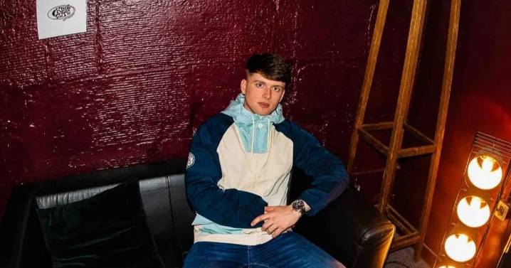 Strathaven singing sensation launches new single and set to play series of gigs