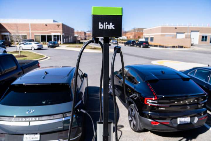 Fuel economy standards rewrite poised to deal a blow to EVs