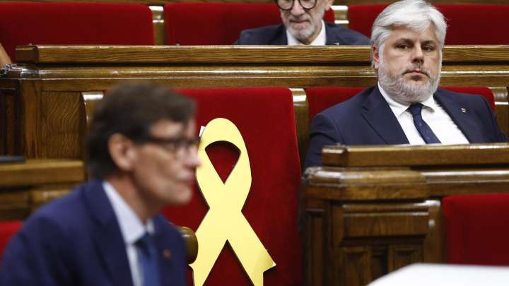 JxCat quere que Illa avale en Suíza a negociación dun referendo de autodeterminación