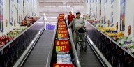 La economía china creció al ritmo más bajo del año en medio de la crisis inmobiliaria y la disputa con Estados Unidos