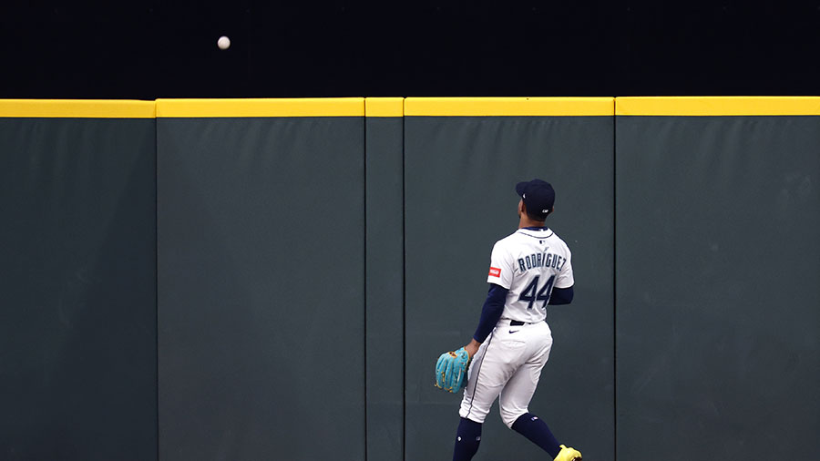 It's the bizarro ALCS between Seattle Mariners and Blue Jays