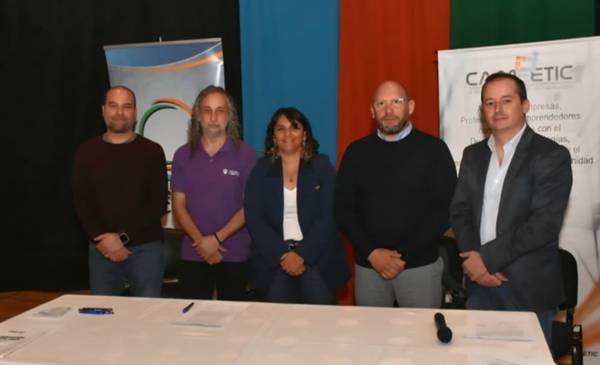 Firman convenio para futura instalación en Esquel de un Punto de Intercambio de Internet