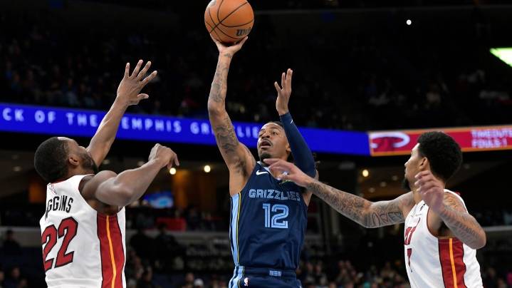 Bam Adebayo scores 24 points to help the Heat rout the Grizzlies, 146