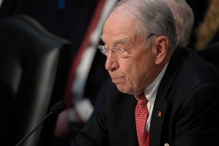 Senate Republican breaks with MAGA to back judges in Trump fight
