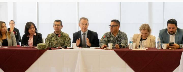 Trata temas hídricos Héctor Gutiérrez con autoridades federales