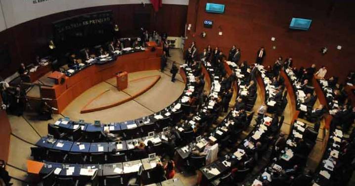 Aprueban reforma aduanera entre cruce de acusaciones