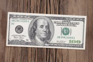 Cómo son los billetes de $100 que valen hasta $2 millones