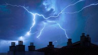 Meteorología actualiza aviso por "probables tormentas eléctricas" para zonas de dos regiones del país