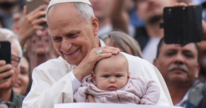 El papa León XIV revierte algunas decisiones financieras cuestionables de Francisco