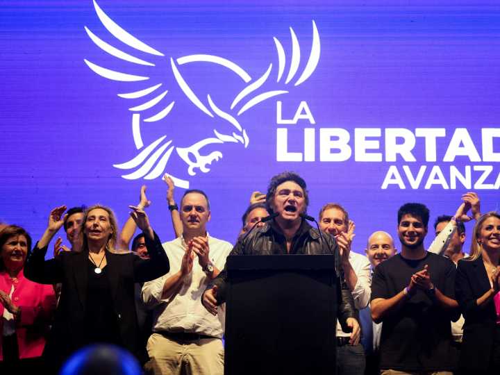Milei cerró la campaña en Rosario: pronosticó un triunfo nacional con todos sus candidatos y acusó al Congreso de "destituyente"