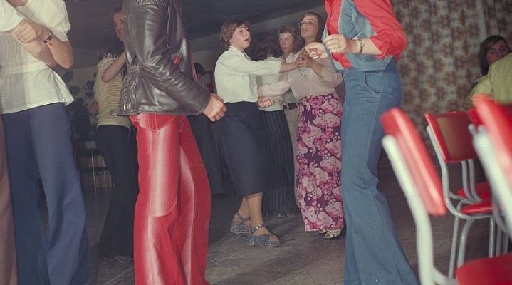 Mexican Mennonite Woman Invites Friends Over for the Wrong Kind of Disco