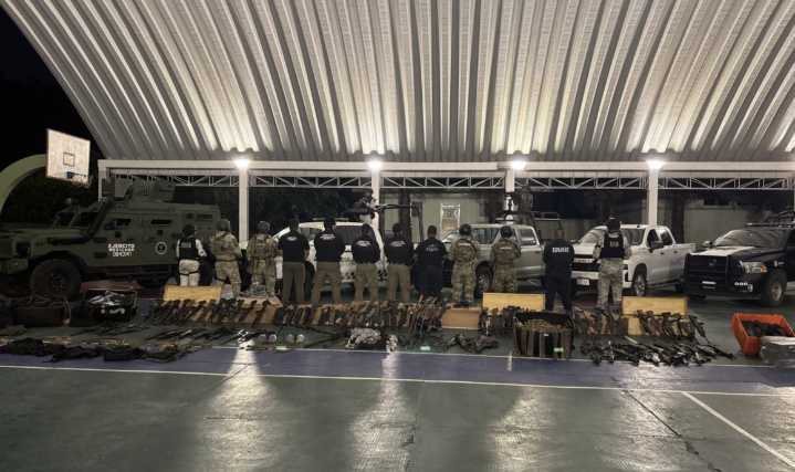 Asegura Marina armamento, equipo táctico y droga en Nayarit