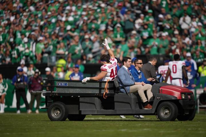 Giants rookie running back Cam Skattebo suffers dislocated right ankle against Eagles