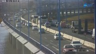 Un accidente entre un coche y un autobús deja siete heridos y provoca el corte del puente del Odiel, en Huelva