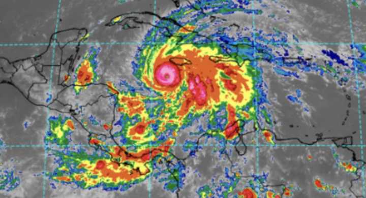 Huracán 'Melissa' tocará tierra en Jamaica este martes con vientos de casi 280 kilómetros por hora