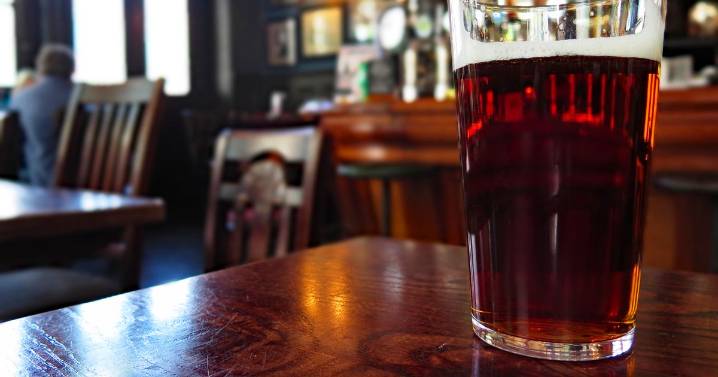 'Local gem' Glasgow pub is UK's top spot for cosy winter pints
