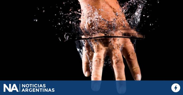 No es porque la piel absorbe: por qué se arrugan los dedos cuando están mucho tiempo sumergidos bajo el agua