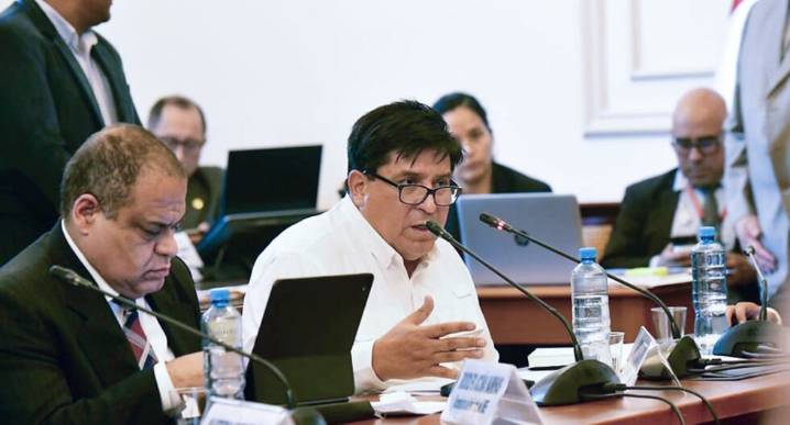 Ministro Vicente Tiburcio afirma que el Consejo de Ministros evalúa un toque de queda en Lima y Callao