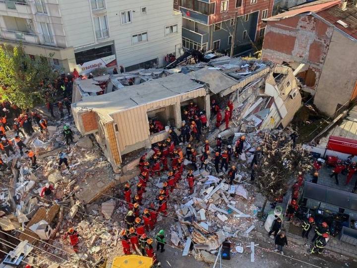Turkey building collapse kills 2, traps 3 others under rubble