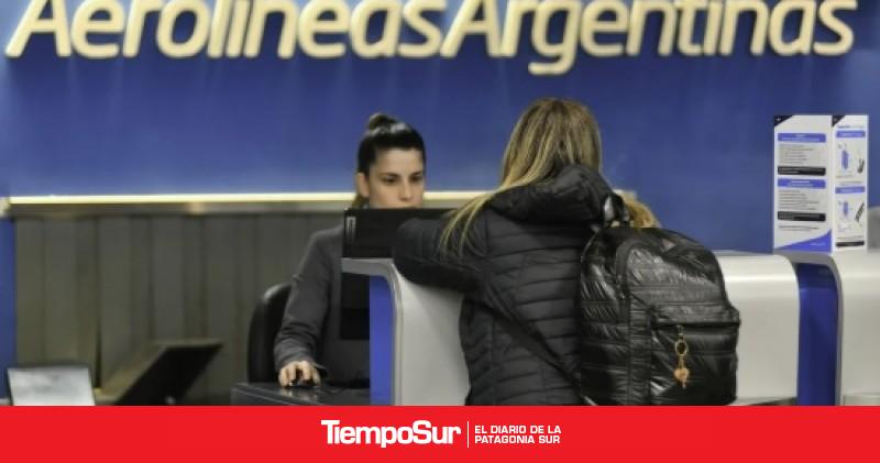 Fin de semana largo Asambleas de pilotos afectan a casi un centenar de vuelos de Aerolíneas Argentinas