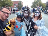 Tiny pooch creates gigantic ‘buzz’ at Ragamuffin Parade