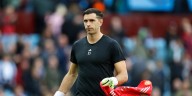 Dibu Martínez confesó que atajó lesionado en el triunfo del Aston Villa: la imagen reveladora que compartió