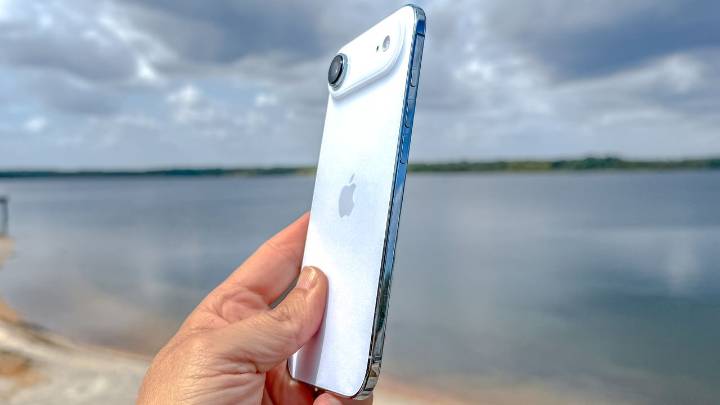 Apple reportedly cutting iPhone Air production