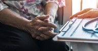 ¿Y si virus fósiles en tu ADN tuvieran la clave para frenar al Alzheimer?