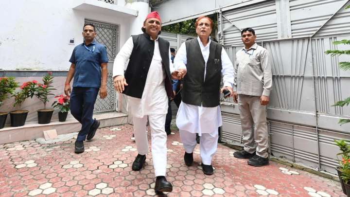 After much-awaited rendezvous, Akhilesh says Azam is ‘like SP tree, protects us’