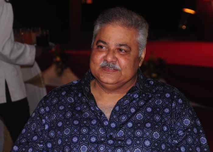 ‘Sarabhai vs Sarabhai’ cast sings show’s title track as they bid adieu to Satish Shah