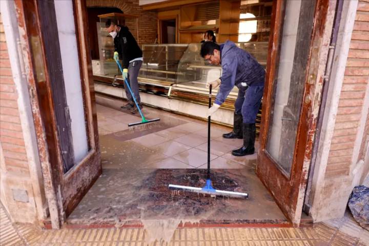 Las dos velocidades de la recuperación tras la dana: la industria resurge en un año mientras el comercio aún se resiente