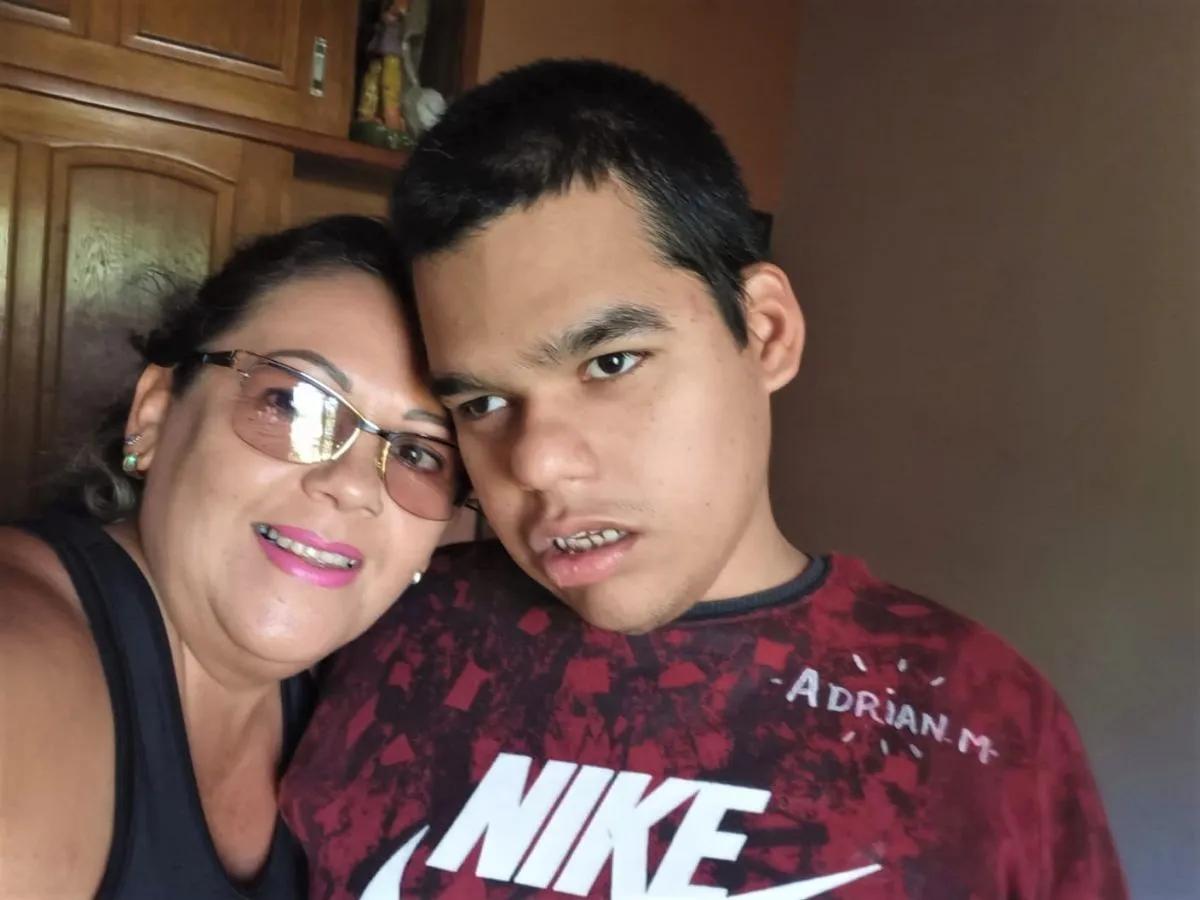El grito de auxilio de una madre desesperada, que cambió la vida de su hijo con discapacidad