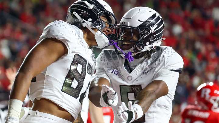 Did Oregon football rise in Week 9 US LBM Coaches and AP polls?
