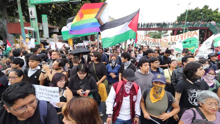 Marcha del 2 de Octubre: Después de dos horas de movilización concluye en el Zócalo