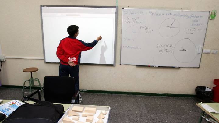 La Xunta quiere que familias, centros y profesores tomen decisiones en la Lei de Educación Dixital