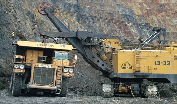 Arequipa: pese a críticas Ejecutivo autoriza inicio de explotación del proyecto minero Tía María