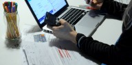 Las familias ya deben más del 130% de su salario mensual a bancos y billeteras virtuales