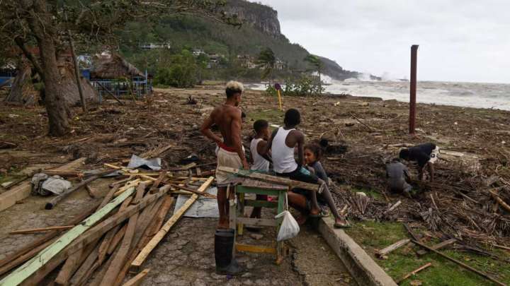 Trump Ordena Enviar Equipos de Rescate a Países del Caribe Afectados por Melissa, Menos a Cuba