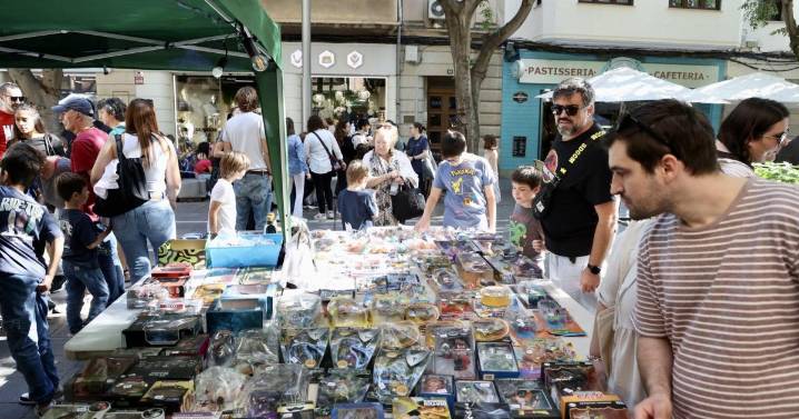 XI Mercadet Friqui transforma la calle Blanquerna: cómics, coleccionismo y videojuegos