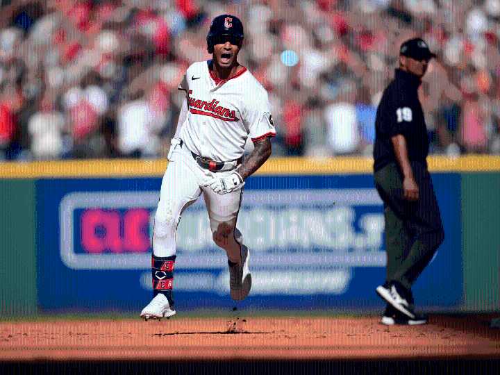 Playoffs de MLB: El Venezolano Brayan Rocchio hizo que Guardianes de Cleveland nivelara la Serie de Comodín ante Tigres de Detroit