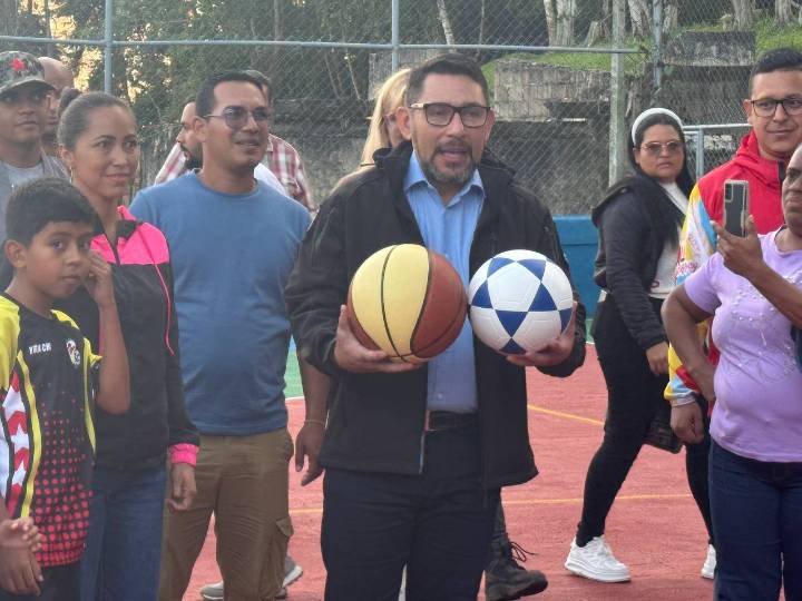 Alcaldía de Guaicaipuro entrega cancha recuperada e inaugura Base de Misiones en Laguneta de La Montaña