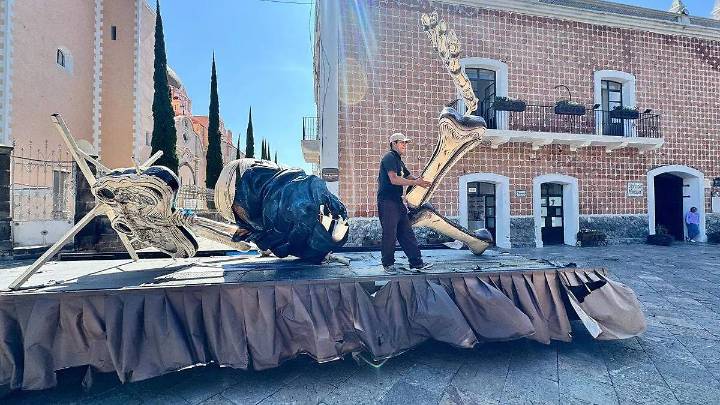 Regresa el ‘Valle de Catrinas’ a Atlixco con sus tradicionales figuras de cartonería