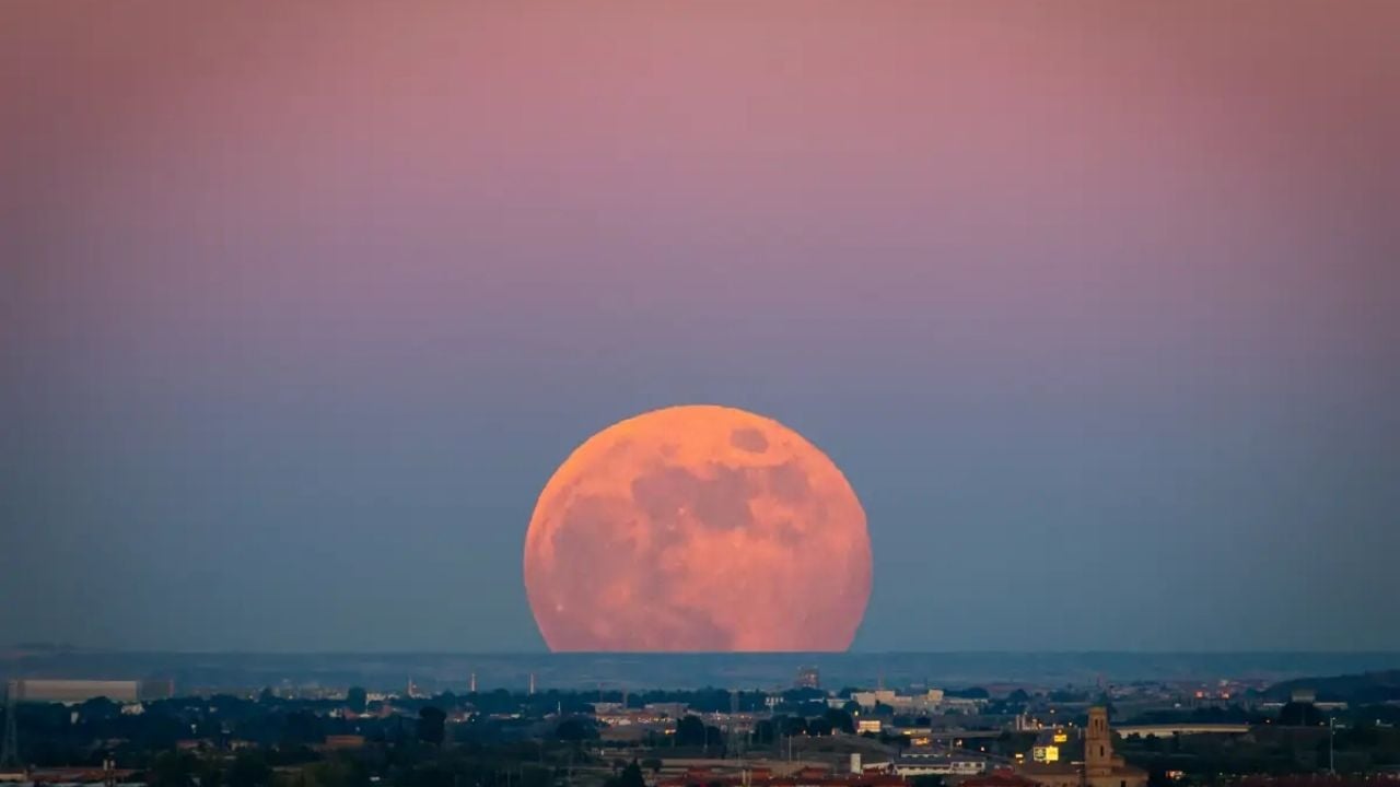 Energía, cambios y emociones: lo que la primera superluna de octubre traerá a cada uno de los signos del zodíaco